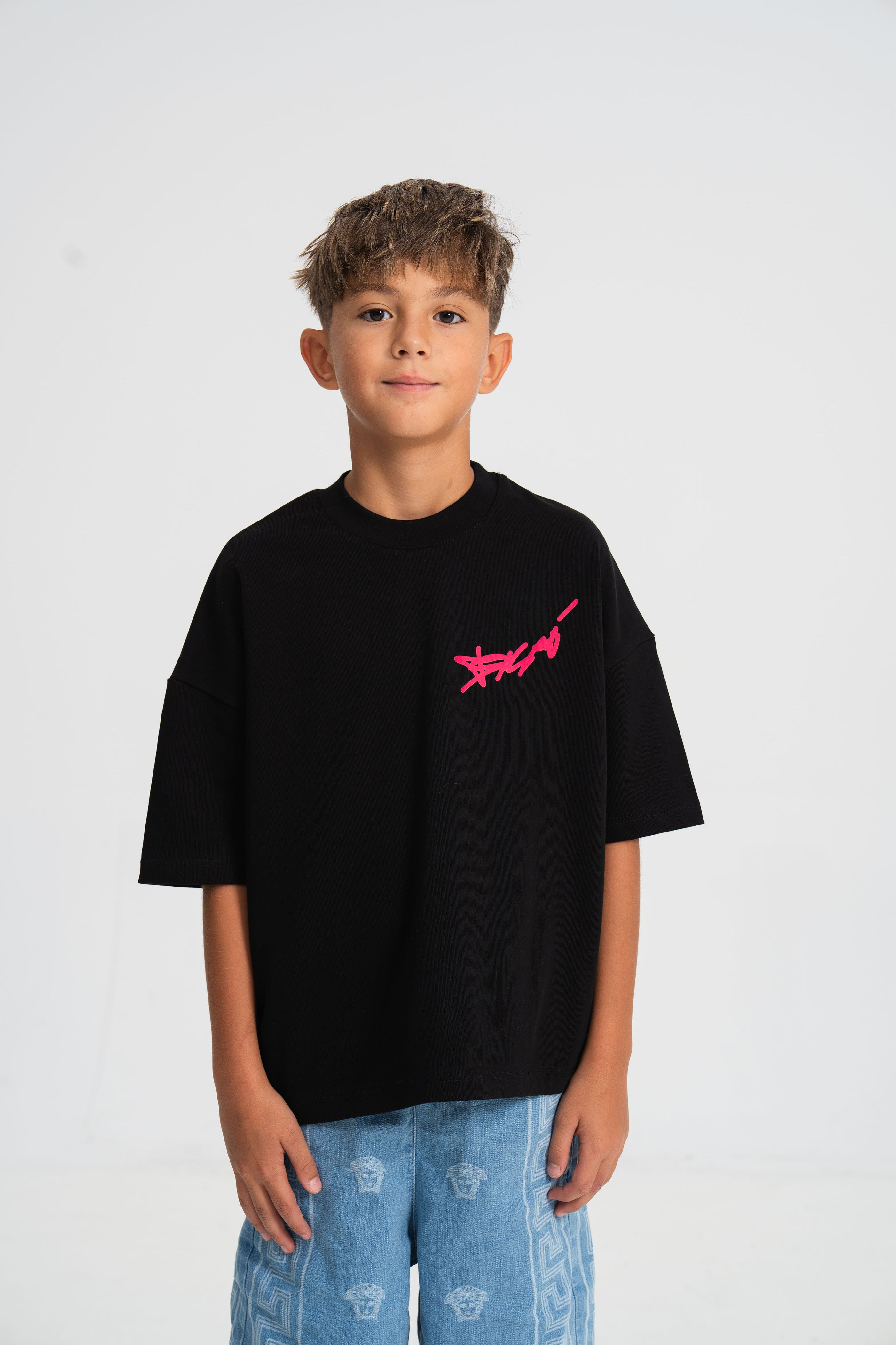 Tricou oversize fit negru bisoi petrut merch - ediție limitată